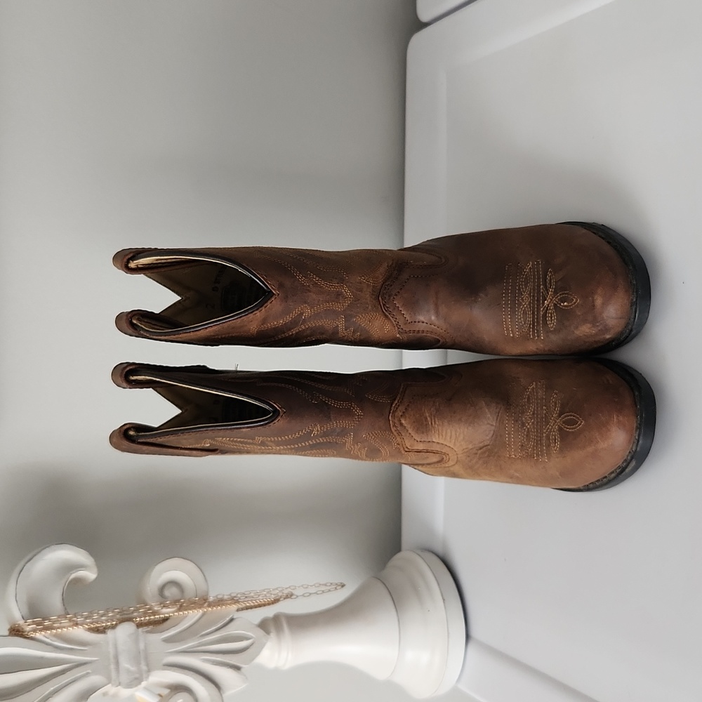 Cowgirl boots size 2 EUC